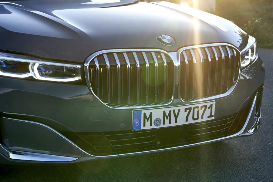 Детали экстерьера BMW 750Li xDrive (G12) 2019 года  (WW) (фото 129 из 164)